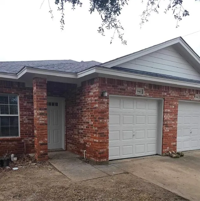 940 Jenni Drive, Midlothian, TX 76065 for Rent