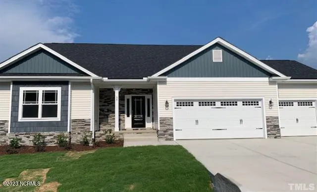 917 Eakins Lane, Richlands, NC 28574 for Sale