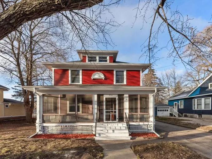 916 Vine Avenue, Oshkosh, WI 54901 for Sale