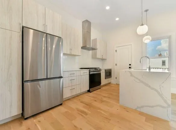 200 Maverick St unit 4 - Boston, MA 02128 - Home For Rent