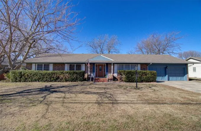 713 N Union St, Whitesboro, TX 76273 for Sale