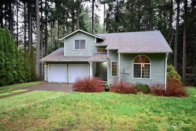 22530 BLUEWATER DR SE, Yelm, WA 98597 Single Family Residence For Sale  MLS# 2192880