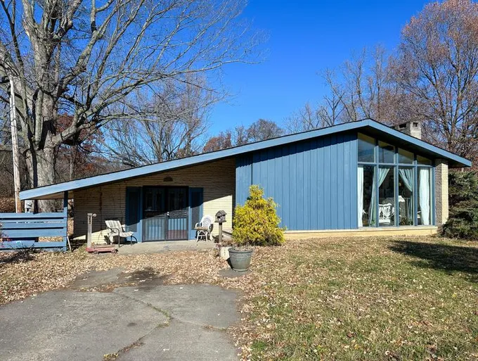 2332 Highway 163, Clinton, IN 47842 for Sale