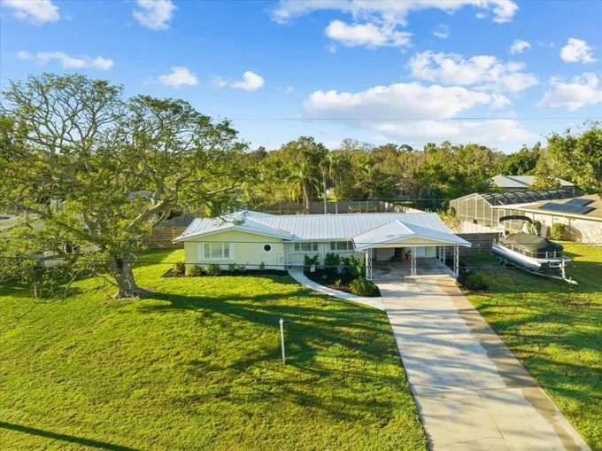 4518 N LAKE DR, SARASOTA, FL 34232 Single Family Residence For Sale  MLS# A4598174