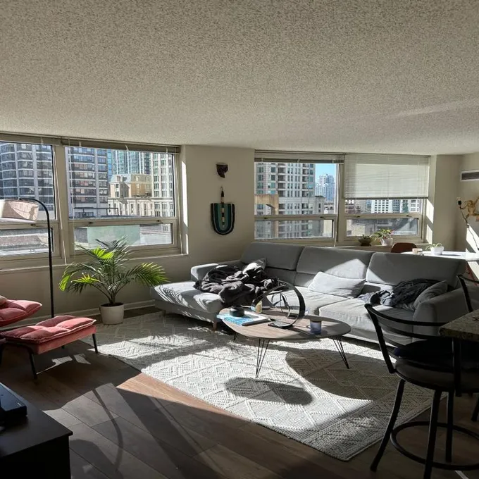 Furnished Gold Coast, North Side room for rent in 2 Bedrooms, Apartment for 1850 per month. Room ID 4739873