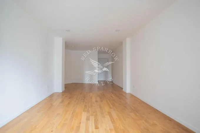 Rental listing in Upper West Side, Manhattan. Contact the landlord or property manager direct about rental.