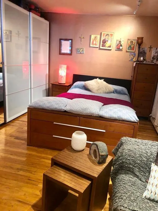 Rental listing in Chelsea, Manhattan. Contact the landlord or property manager direct about rental.
