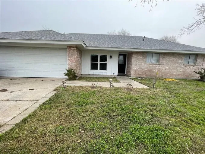 1224 Memorial Pkwy, Portland, TX 78374 for Rent