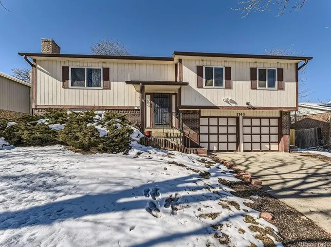 1743 S Evanston St, Aurora, CO 80012 - MLS 3231838 for Sale