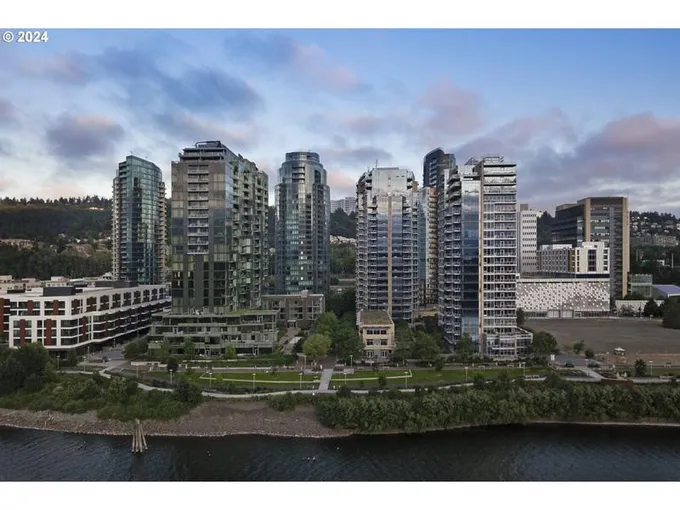3570 S RIVER PKWY 501, Portland OR 97239 for Sale