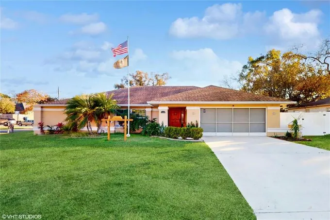 11090 LIGHTWOOD ST, SPRING HILL, FL 34608 Single Family Residence For Sale  MLS# W7861266