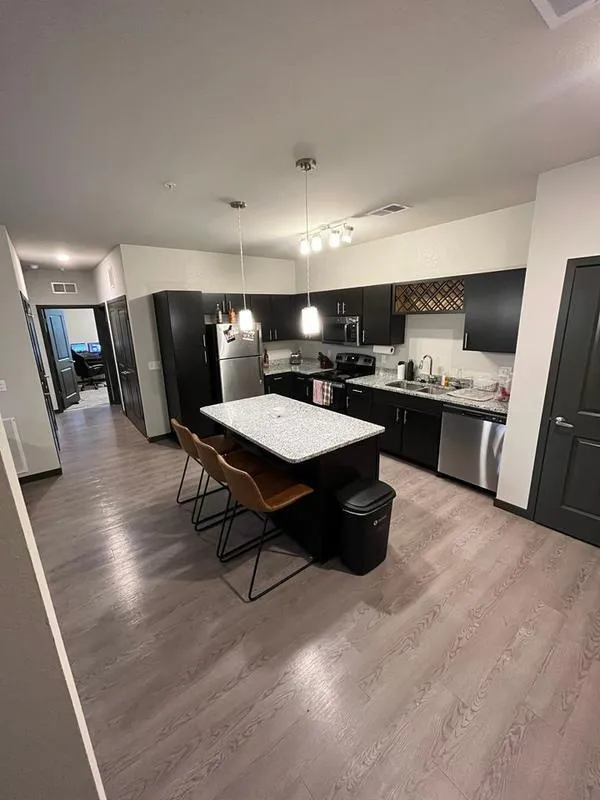Rental listing in West, Madison. Contact the landlord or property manager direct about rental.