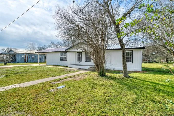 9428 Elm St, Midway, TX 75852 for Sale