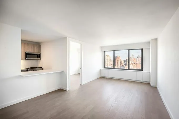 Rental listing in Upper East Side, Manhattan. Contact the landlord or property manager direct about rental.