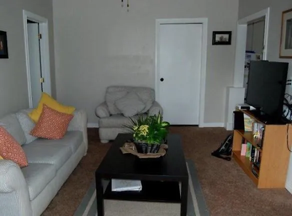527 E 1800 N - North Logan, UT 84341 - Home For Rent