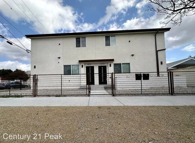 6860 Gentry Ave for Sale