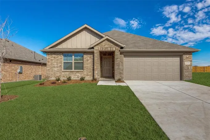 618 Metallic Tree Ln, Van Alstyne, TX 75495 for Rent