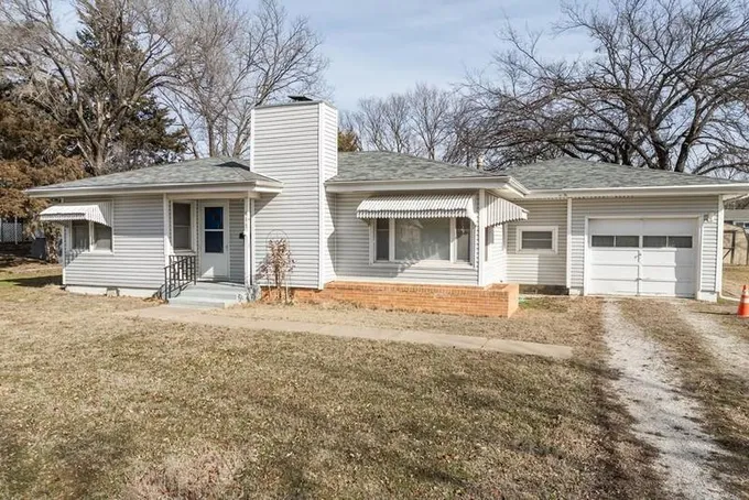 615 N 9th St, Humboldt, KS 66748  MLS# 48048 for Sale