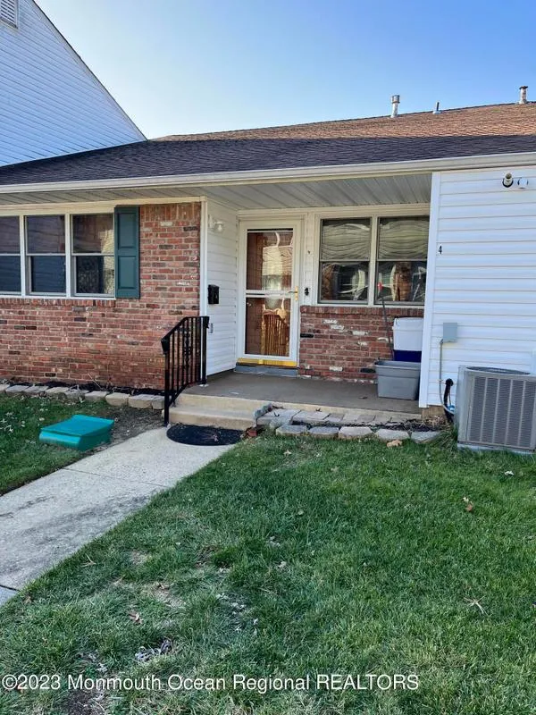 4 Delaware Court, Unit 917, Matawan, NJ 07747 for Sale