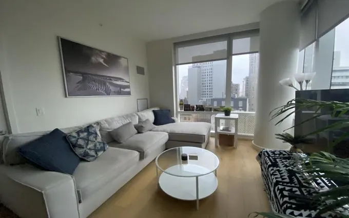 Rental listing in Financial District, Manhattan. Contact the landlord or property manager direct about rental.