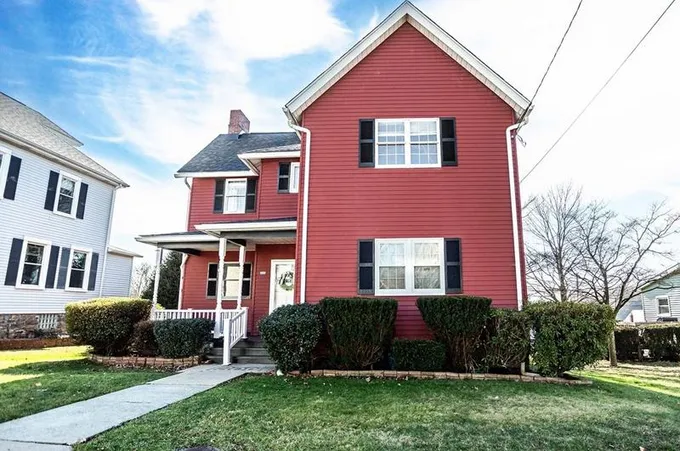 138 Wallace Ave, Leechburg Boro, PA 15656 - MLS 1640057 for Sale