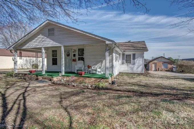 313 DERR ST, Stanley, NC 28164 Single Family Residence For Sale  MLS# 4107285