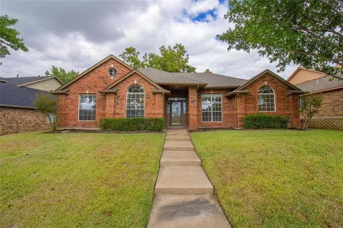 1513 Columbus Dr, Rowlett, TX 75089 for Rent