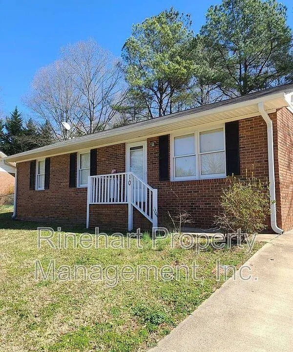 Nice 3/1 for rent in York, SC 29745 #10 Rosewood Ln