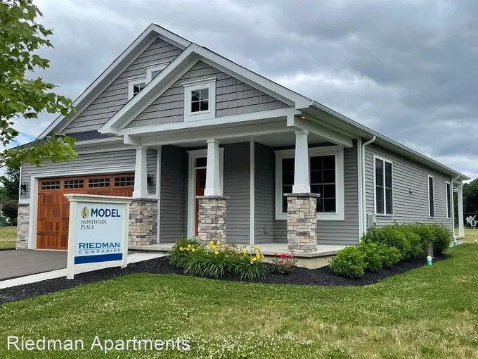 152 Kingsbury Ave  Northside Place for Sale