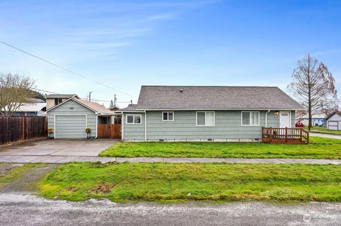 818 SW Mc Fadden Ave, Chehalis, WA 98532 - MLS 2190597 for Sale