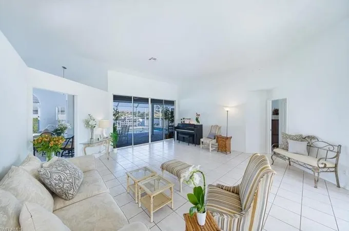 738 Caribbean Ct, Marco Island, FL 34145 - MLS 223094994 for Sale