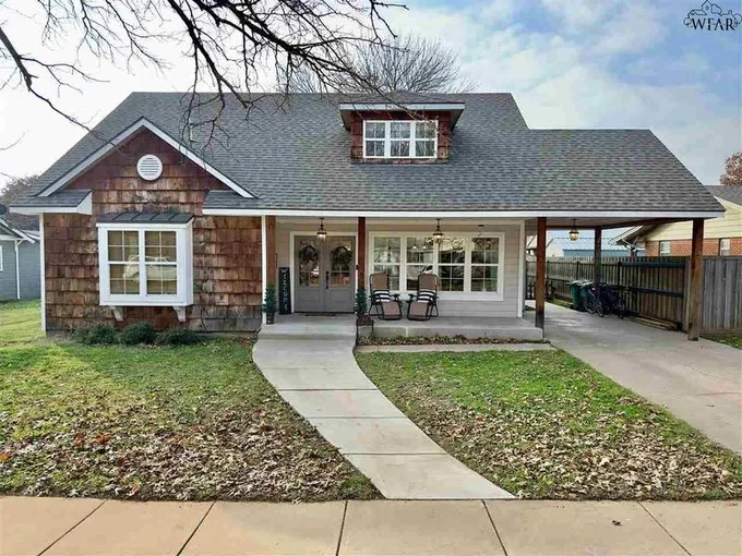 506 N Wall Street, Iowa Park, TX 76367 for Sale