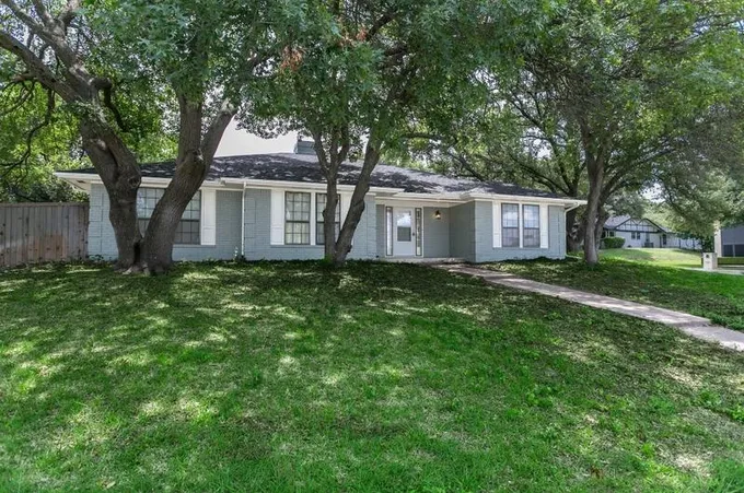 7745 Skylake Dr, Fort Worth, TX 76179 - MLS 20341802 for Sale