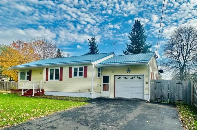 Watertown, Jefferson County, NY House for sale Property ID: 418118528