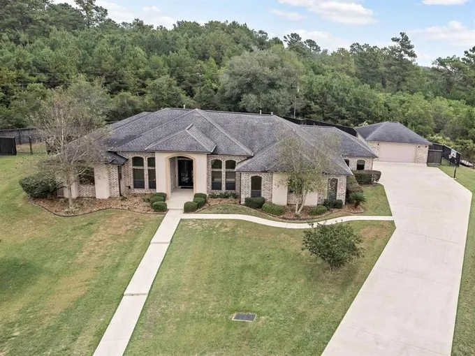 8900 Osprey St, ORANGE, TX 77630 for Sale