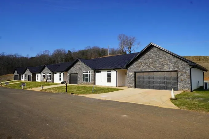 158 LAKESHORE BAY DR, Jefferson City, TN 37760 Single Family Residence For Sale  MLS# 611407