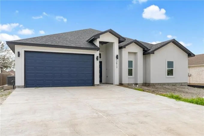 13813 Longboat Dr, Corpus Christi, TX 78418 for Sale