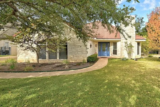 17 Stillmeadow Dr, The Hills, TX 78738 for Sale
