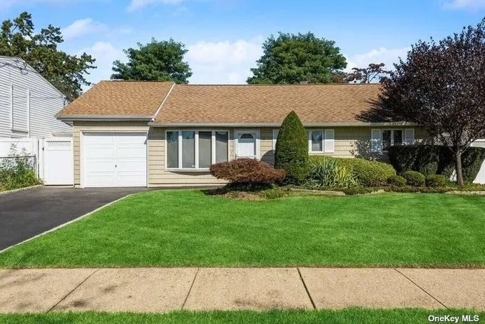 14 Vernon Street, Plainview, NY 11803  605567995 for Sale