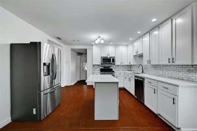 702 WREN AVE, Austin, TX 78753 Single Family Residence For Sale  MLS# 5535196