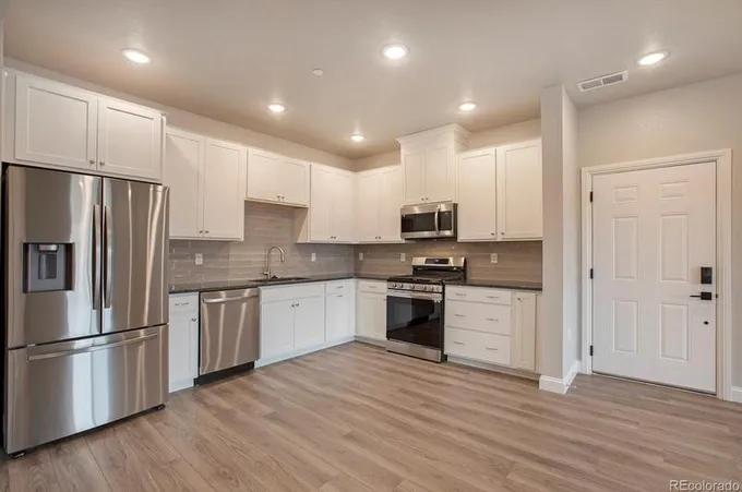 9981 W Victoria Pl #301, Littleton, CO 80127 - MLS 4632124 for Sale