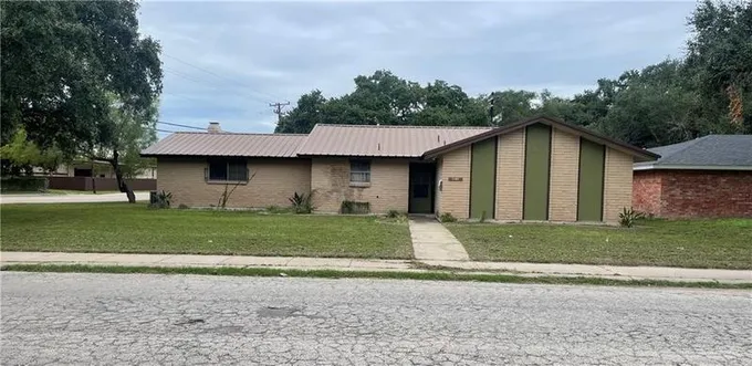 1101 Lincoln St, Alice, TX 78332 for Sale