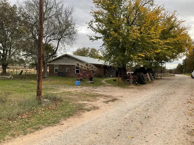 604 Division Ln, Poolville, TX 76487 for Sale