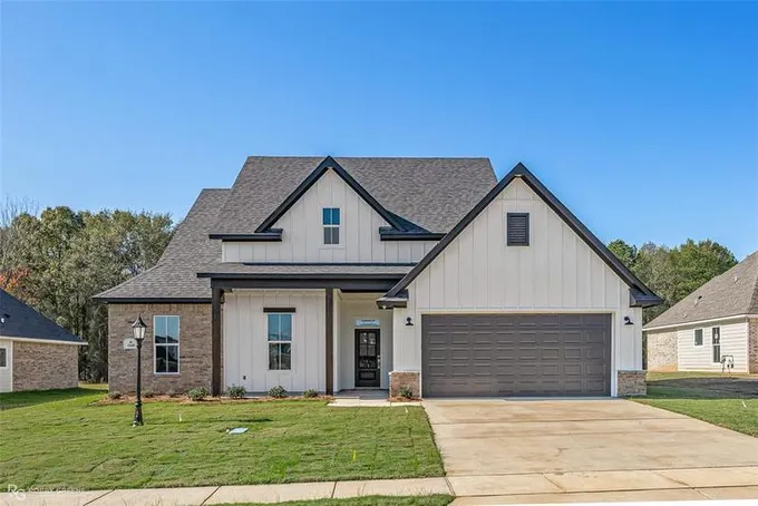 260 Woodcrest Dr, 2407, LA 71078 for Sale
