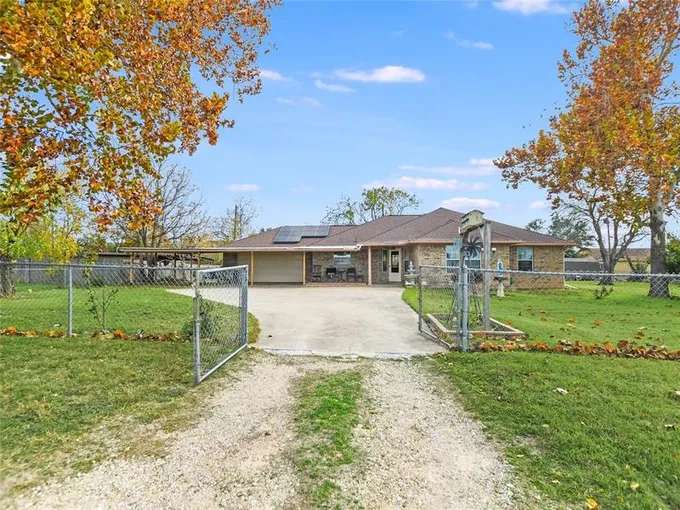 607 Rices Crossing Rd, Taylor, TX 76574 for Sale