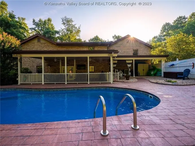 Poca, Putnam County, WV House for sale Property ID: 417106908