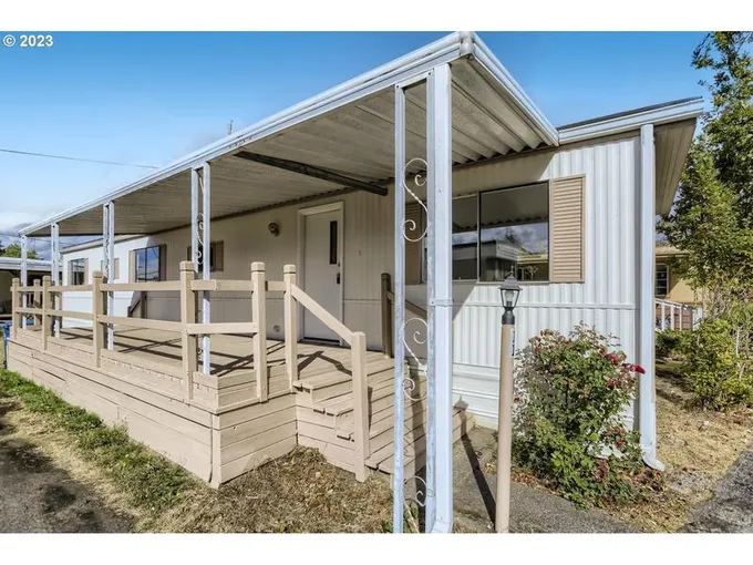 2300 SE 82ND AVE 11, Portland OR 97216 for Sale