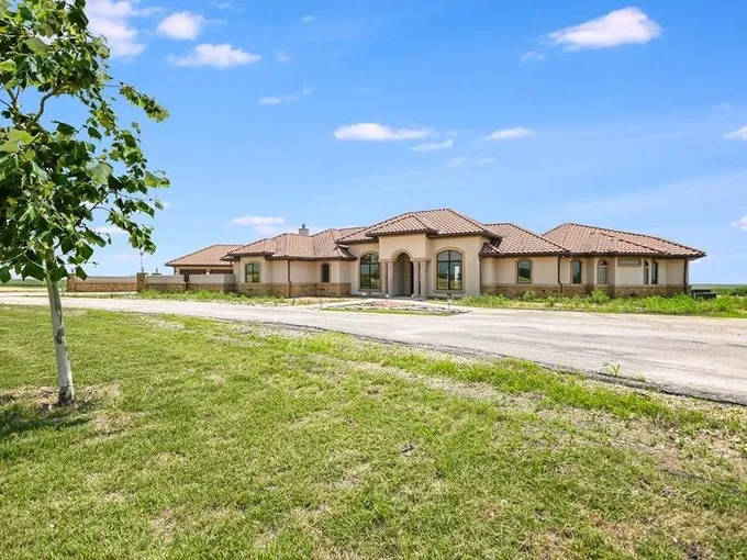 14502 Lund Carlson Rd, Coupland, TX 78615 for Sale