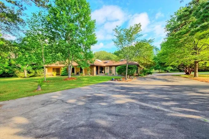 201 Magasco Dr, Pineland, TX 75959 for Sale