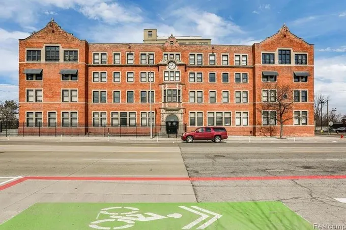 6533 E Jefferson Ave #326E, Detroit, MI 48207 - MLS 20230093236 for Rent